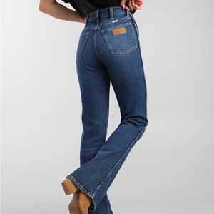 Wrangler 626 high-rise bootcut jeans- only worn once!